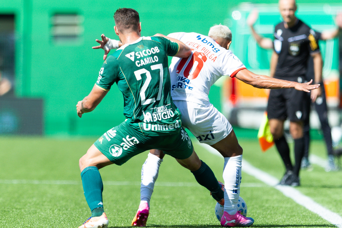 Guerra na Arena Condá: Bahia e Chapecoense empatam em jogo de seis gols