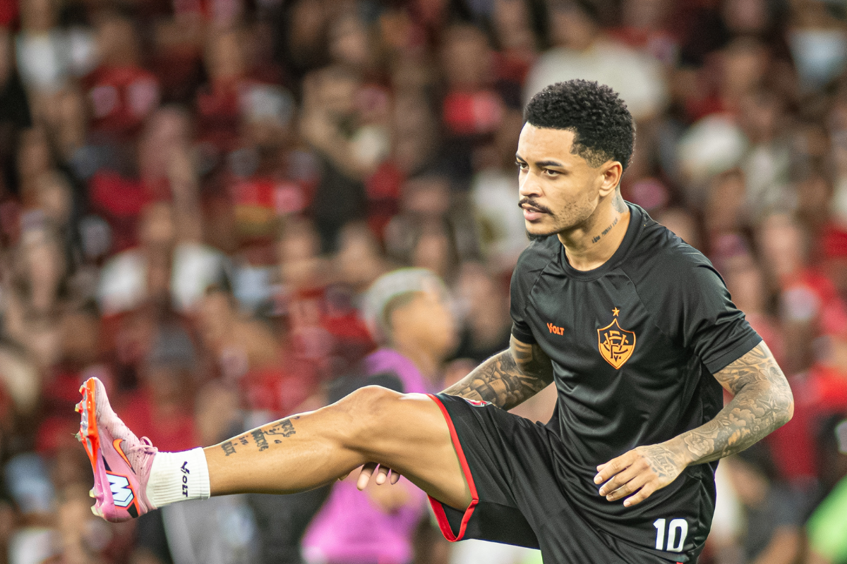 Confira escalações de Vitória e Botafogo para duelo pelo Campeonato Brasileiro