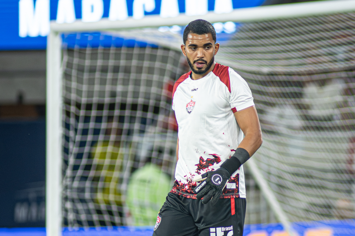 Lucas Arcanjo cita responsabilidade e dispara após derrota: “Reverter o jogo lá no Barradão”