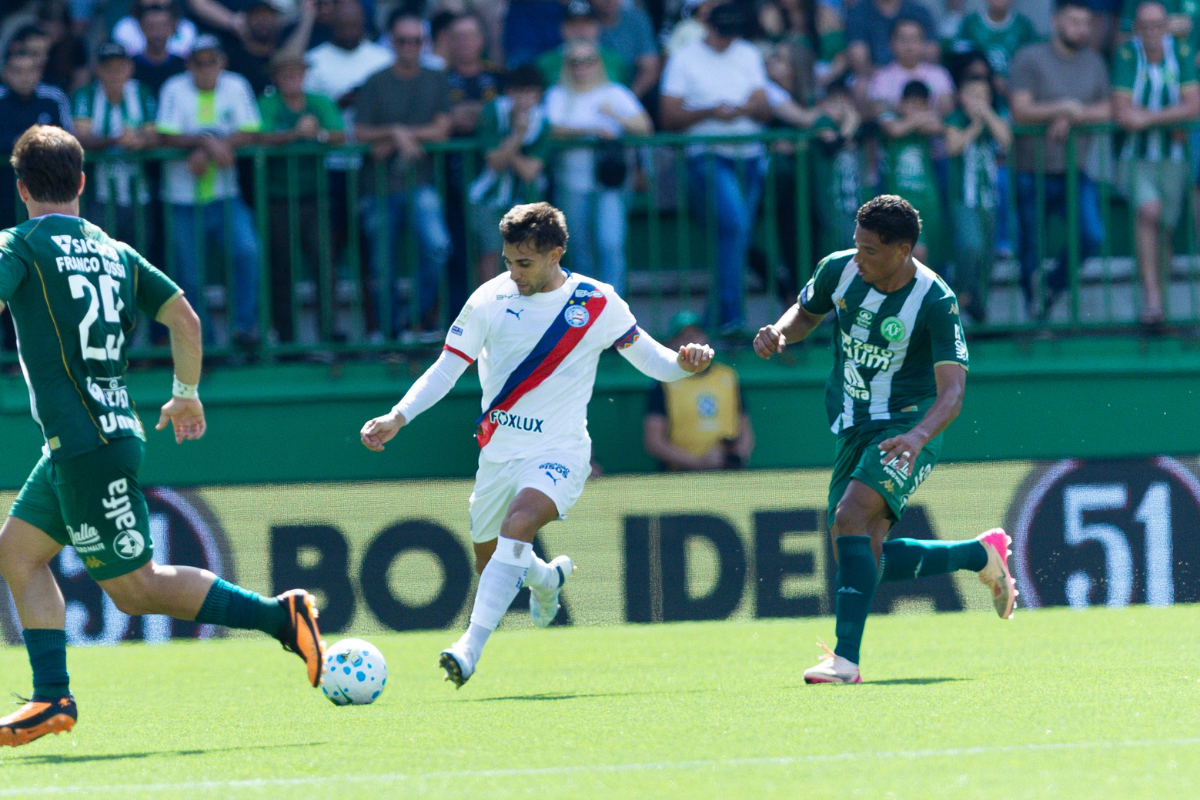 Novas regras de arbitragem aumentam tempo de bola rolando na Série A; veja jogos da dupla Ba-Vi
