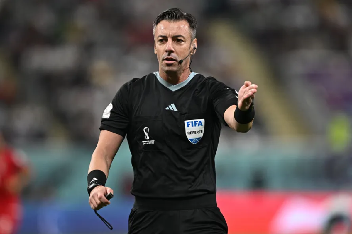 Raphael Claus volta a apitar Ba-Vi; veja retrospecto do árbitro no clássico