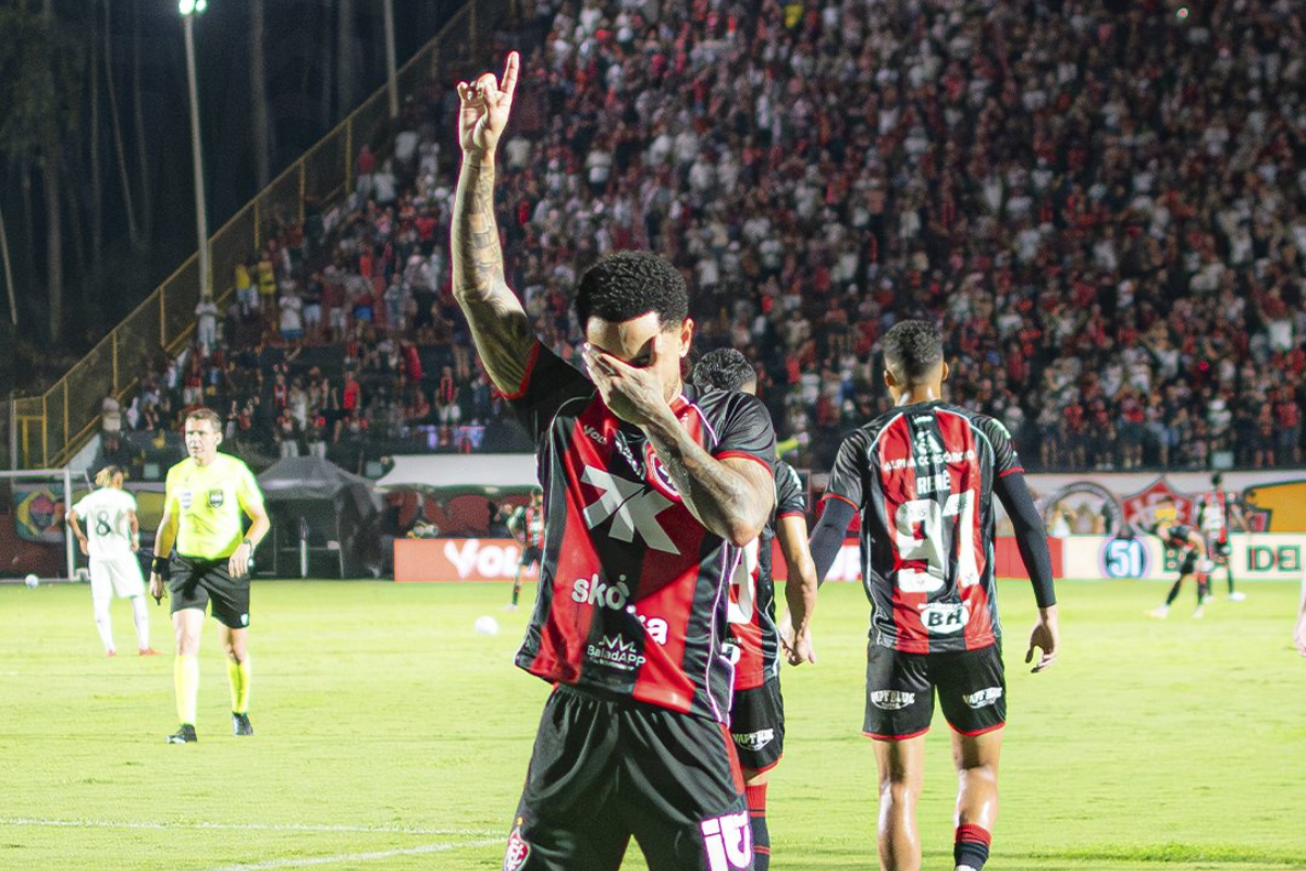 Vitória vence o Botafogo no Barradão e inicia semana de Ba-Vi com pé direito