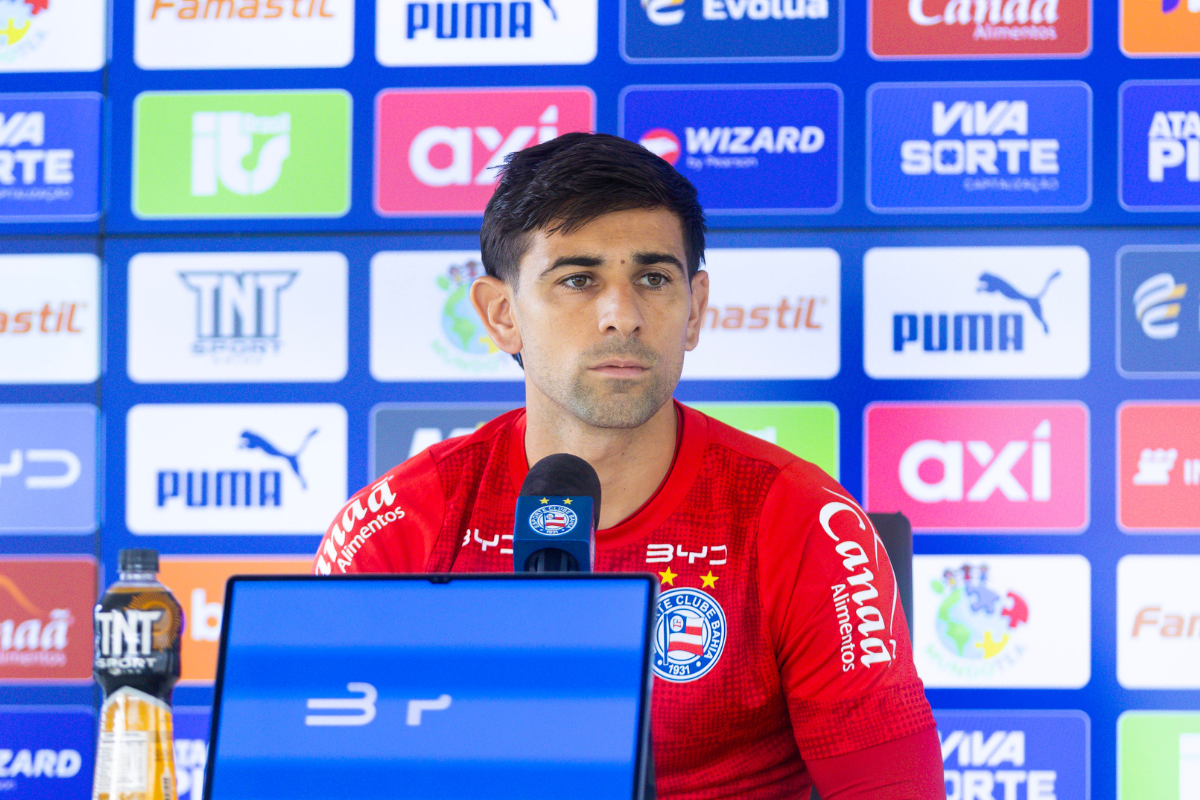 Acevedo projeta duelo contra o Athletico-PR e destaca momento do Bahia: “Temos que manter”