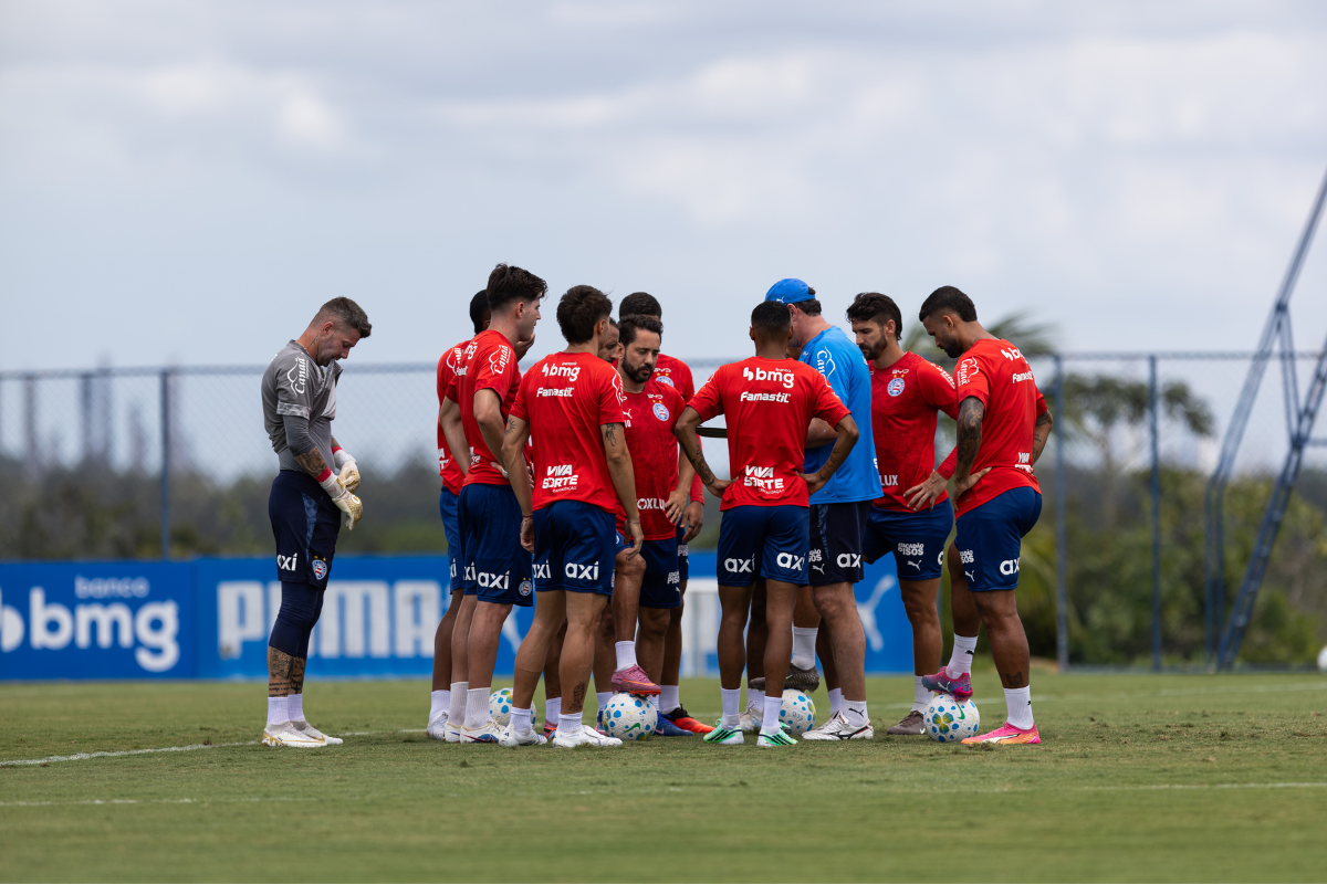 Rogério Ceni trabalha situação de jogo com elenco do Bahia; confira
