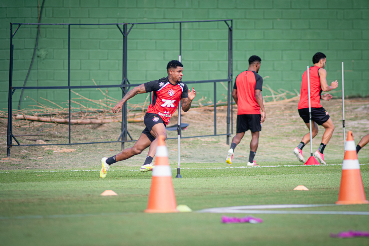 Jair Ventura ajusta organização tática do Vitória antes de enfrentar o Cruzeiro